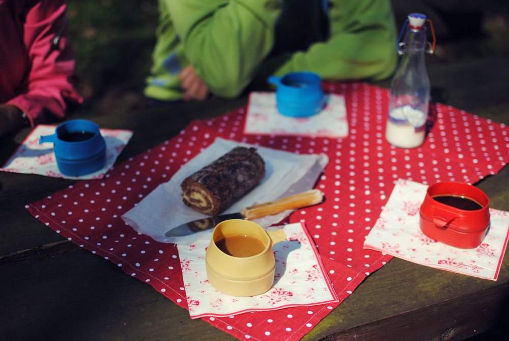 Opskrift: Chokolade-roulade med smørcreme | Frk. Kræsen