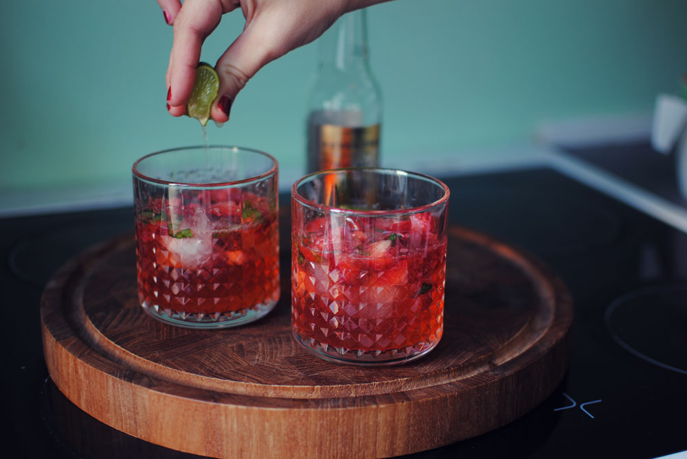 Opskrift: Gin tonic med jordbær og basilikum | Frk. Kræsen