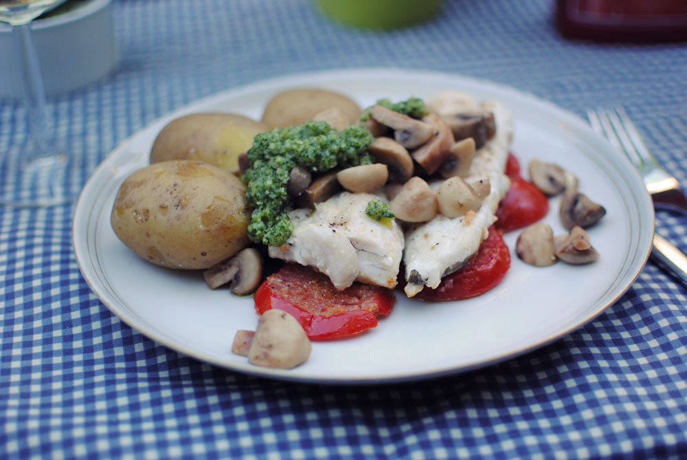 Opskrift: Stegt kulmule med tomater, svampe og pesto | Frk. Kræsen