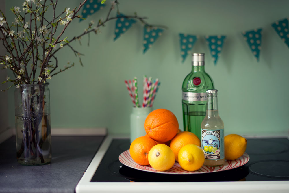 Opskrift: Syrlig drink med gin, citron og appelsin | Frk. Kræsen