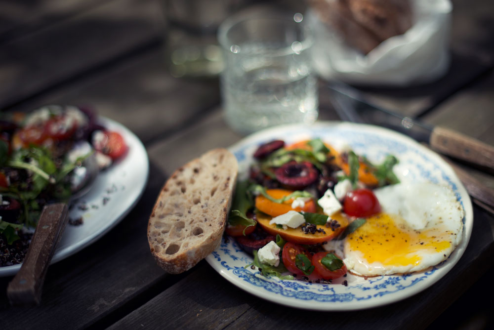 Opskrift: Salat med tomat og quinoa | Frk. Kræsen