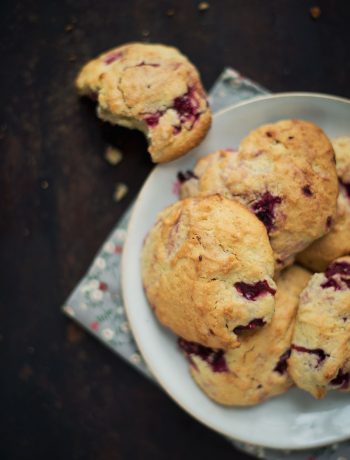 Opskrift: Scones med hindbær