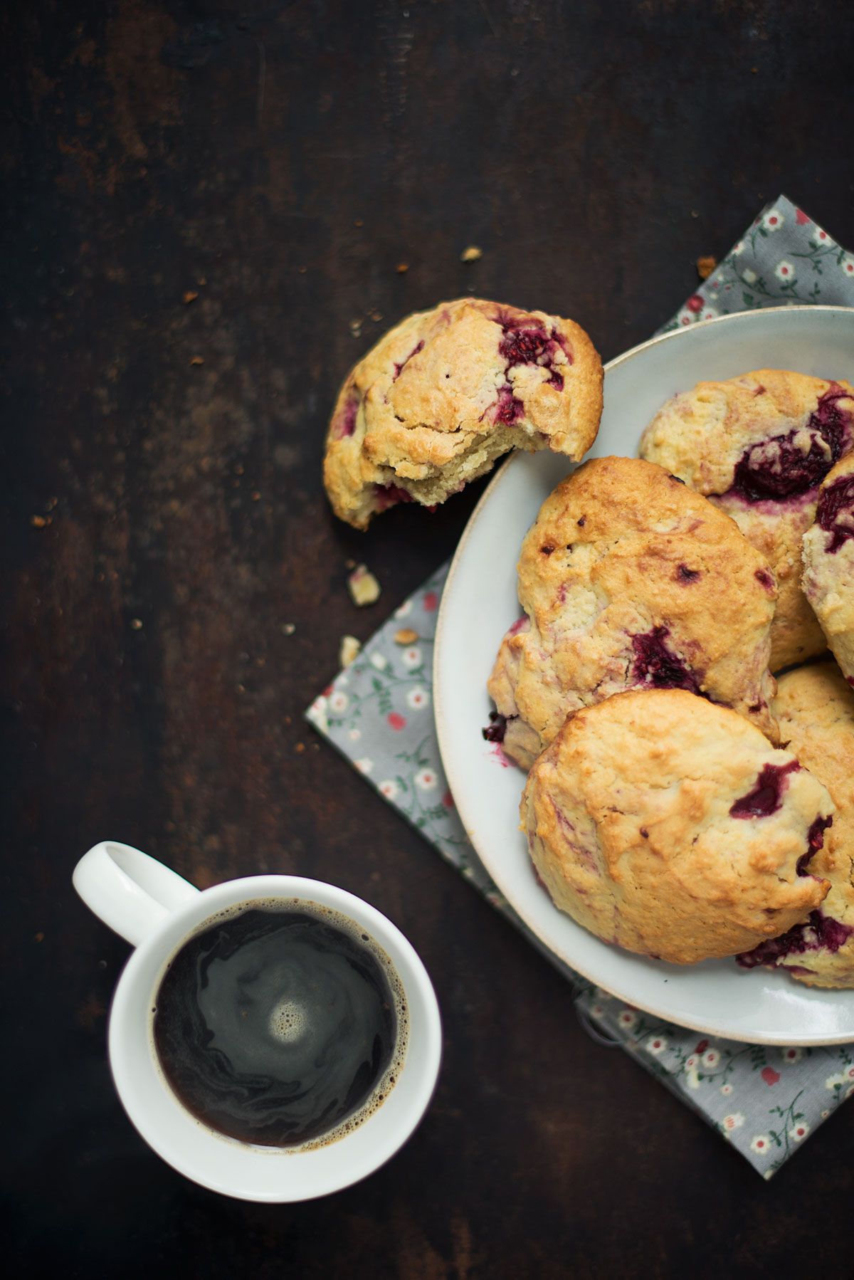 Opskrift: Scones med hindbær