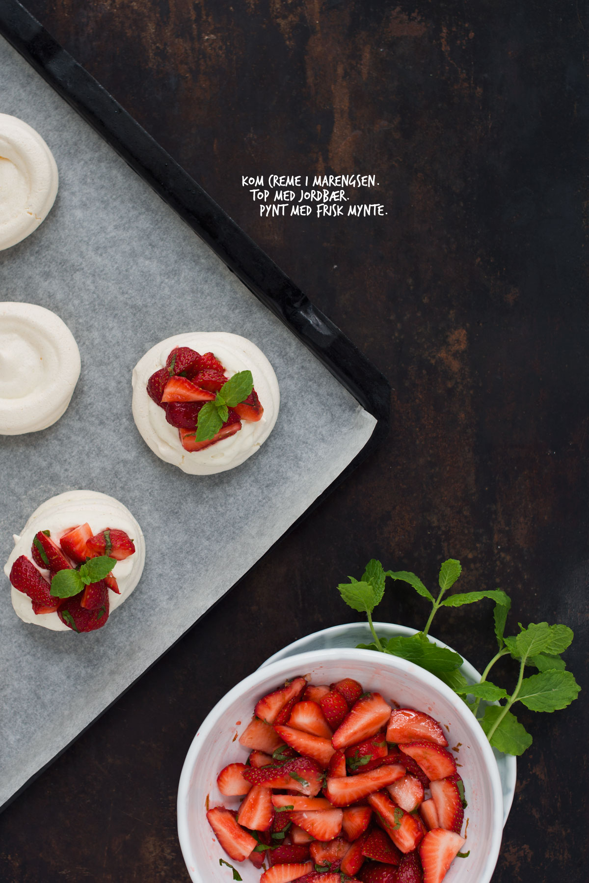 Opskrift: Mini-pavlova med jordbær