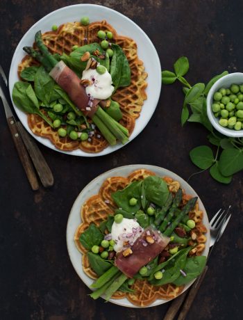 Opskrift: Fuldkornsvafler med grøn topping