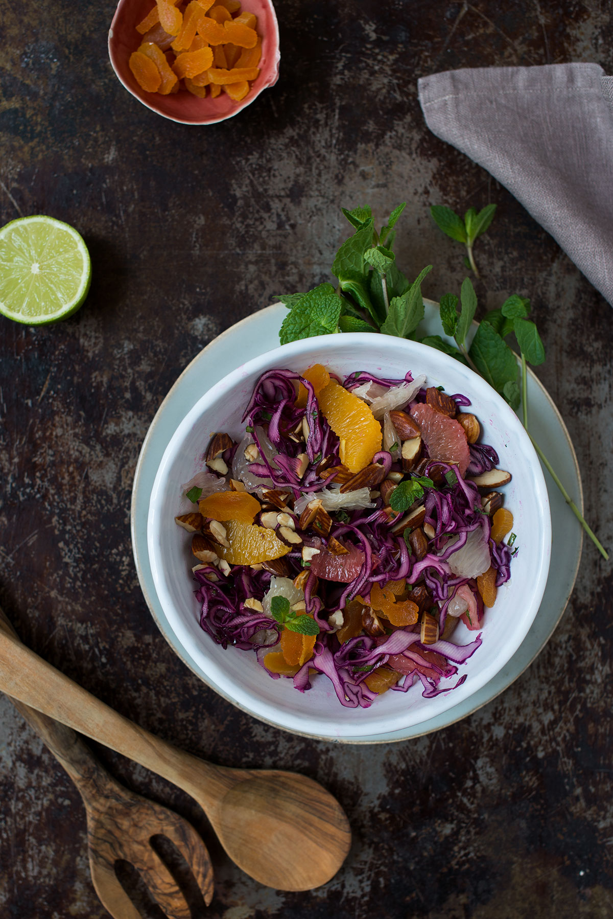 Opskrift: Rødkålsalat med pomelo, grape og appelsin | Frk. Kræsen