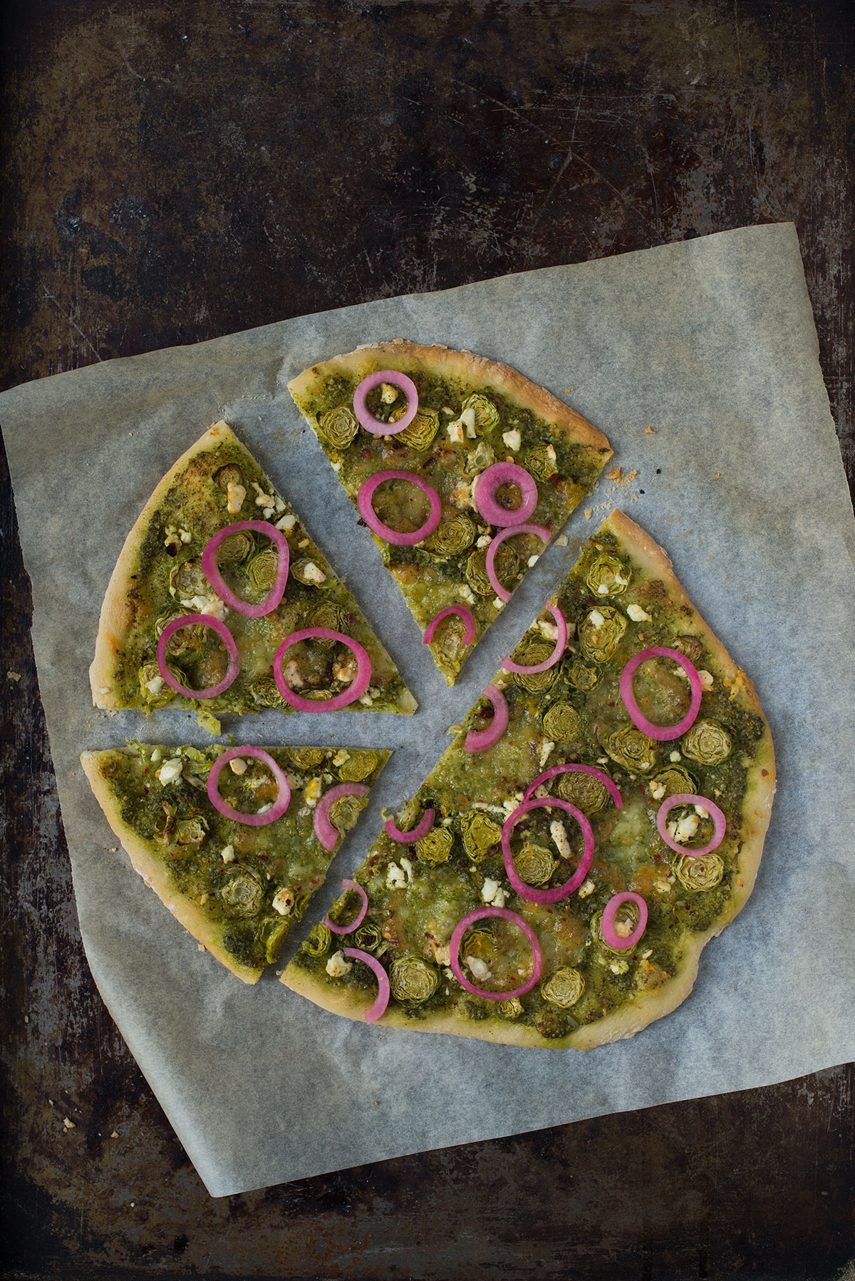 Opskrift: Pizza med rosenkål | Frk. Kræsen