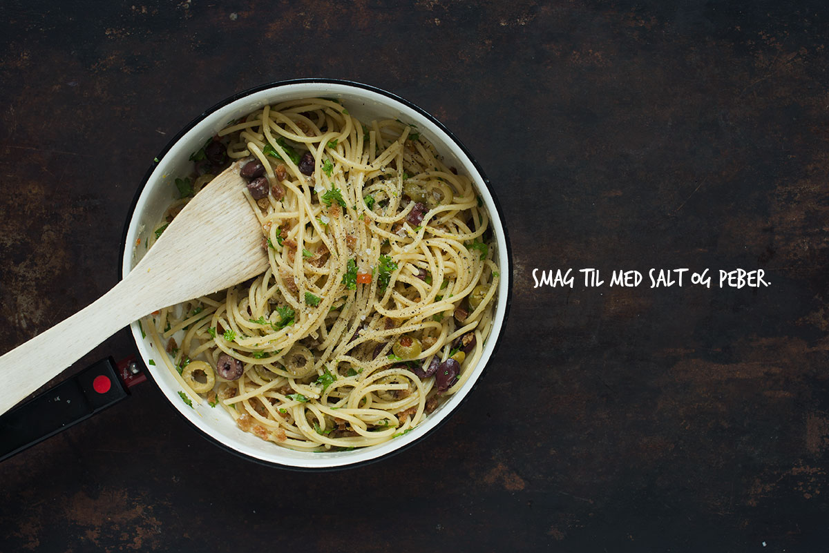 Opskrift: Vegetarisk pasta med oliven | Nem og lækker pastaopskrift