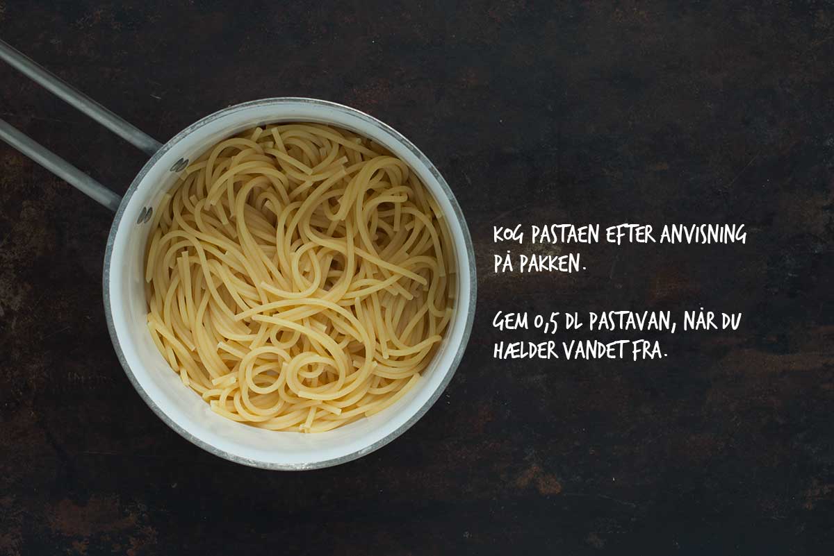 Opskrift: Hurtig pasta med cherrytomater og basilikum | Frk. Kræsen