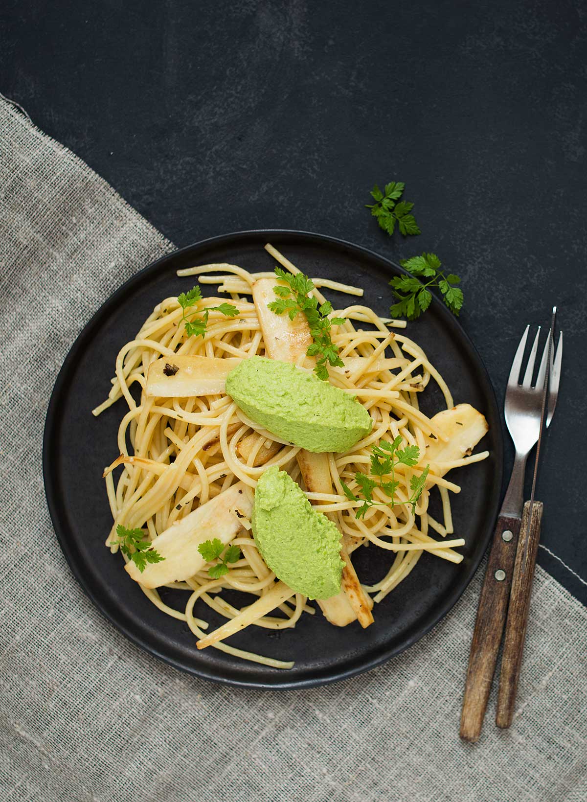 Opskrift: Pasta med pastinak og ærtecreme | Frk. Kræsen