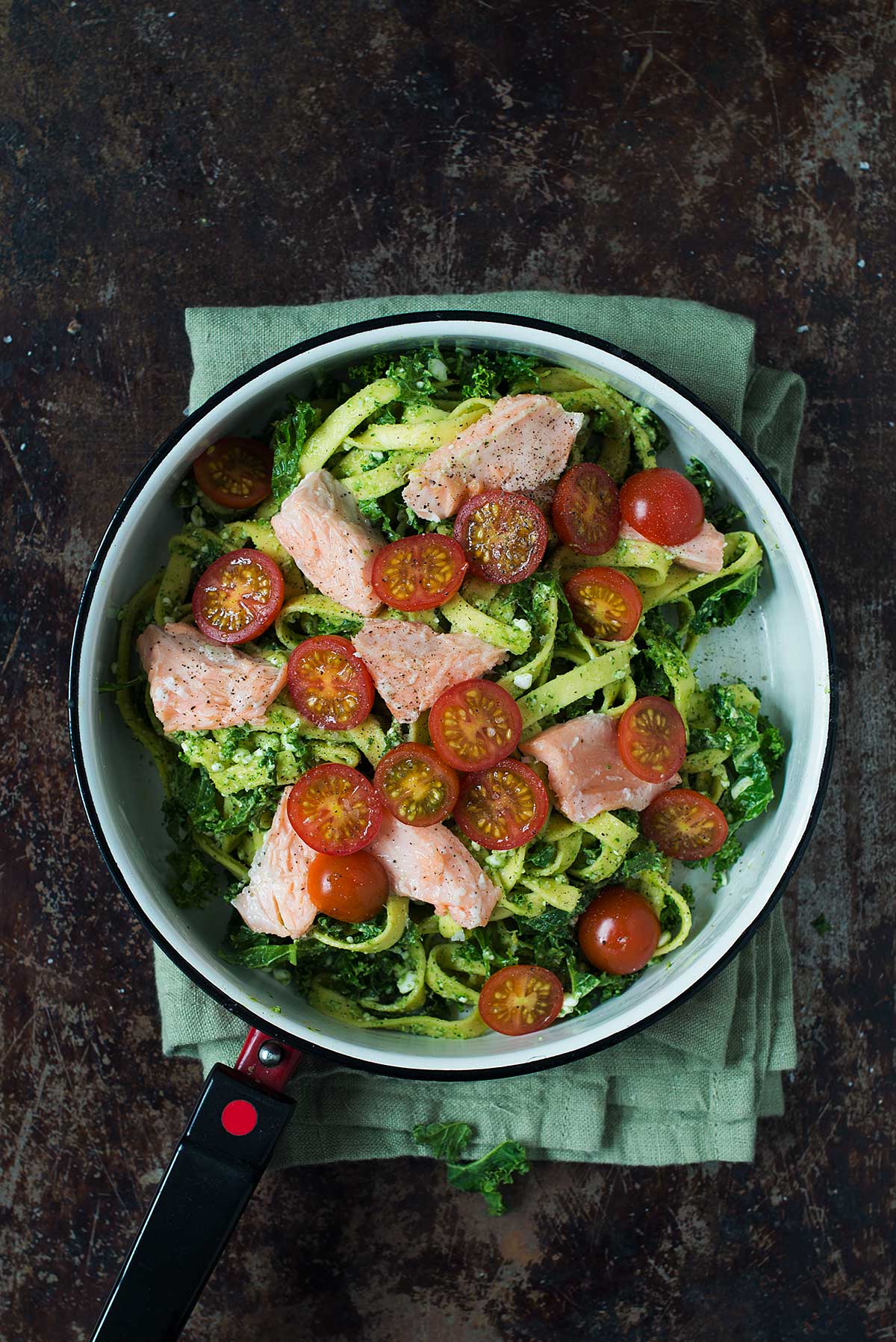 Opskrift: Pasta med laks og pesto | Frk. Kræsen