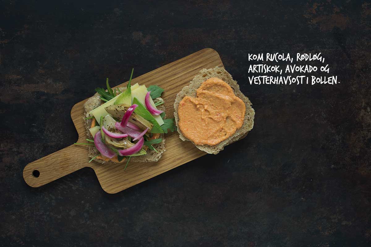 Opskrift: Vegetarisk sandwich med peberfrugthummus | Frk. Kræsen