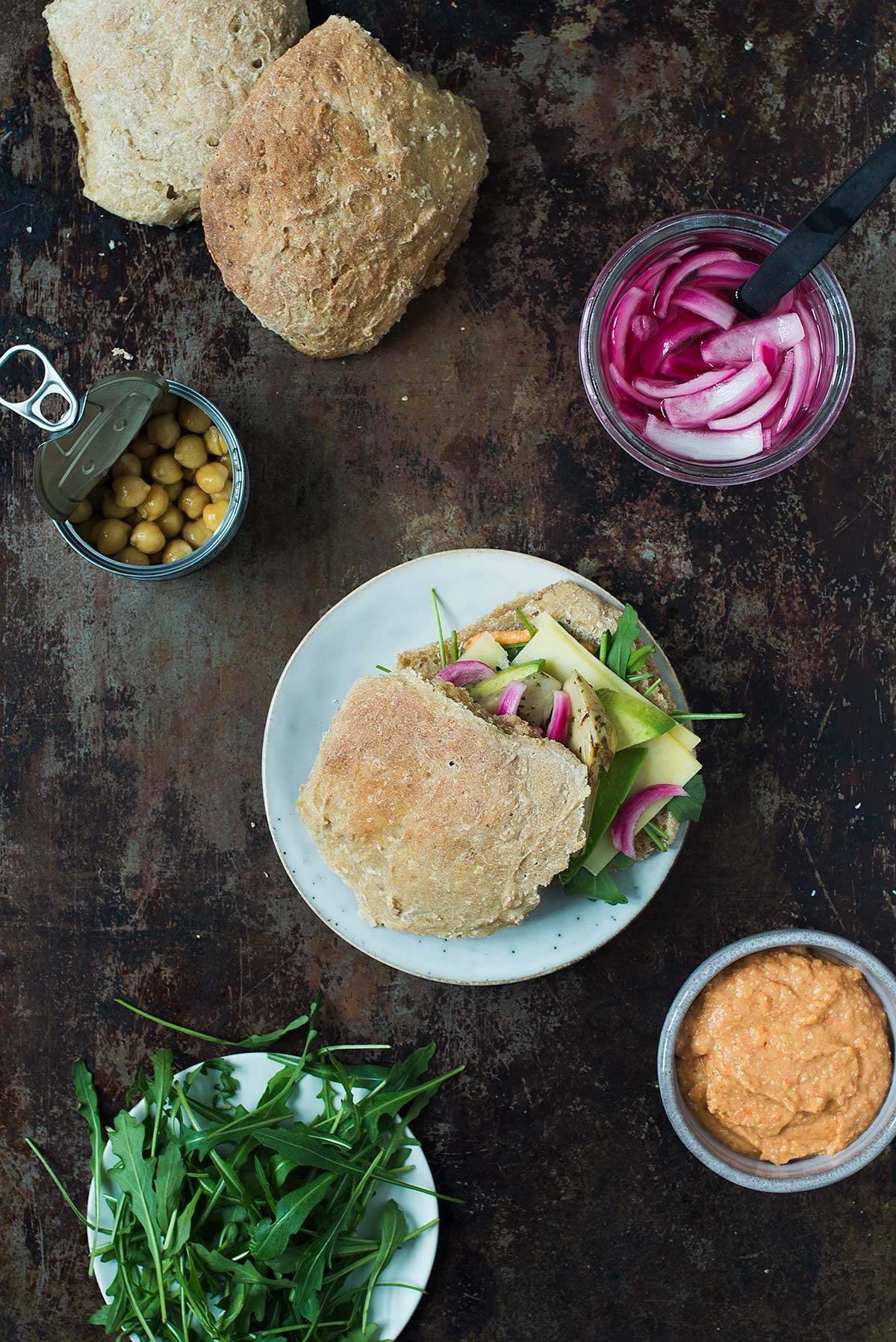 Opskrift: Vegetarisk sandwich med peberfrugthummus | Frk. Kræsen