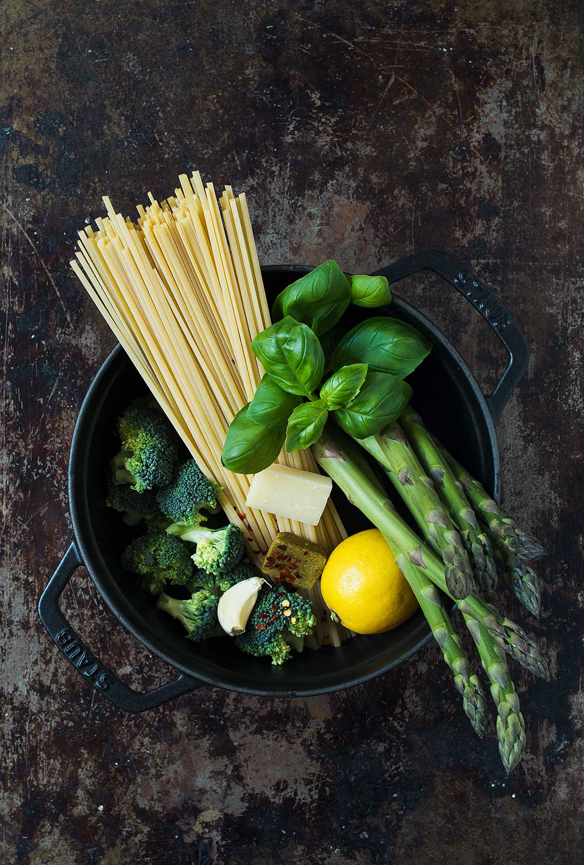 Opskrift: Vegetarisk one-pot-pasta med broccoli og asparges | Frk. Kræsen