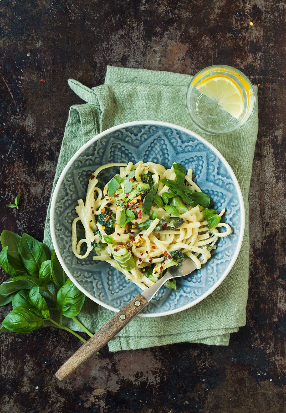 Opskrift: Vegetarisk one-pot-pasta med broccoli og asparges | Frk. Kræsen