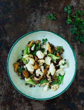 Opskrift: Salat med linser, blomkål og kantareller | Frk. Kræsen